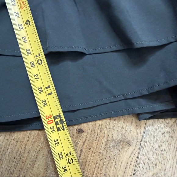 OFFLINE By Aerie Real Me Crossover Flowy Short Black Size XSmall - Picture 12 of 14